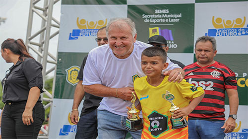 INICIAÇÃO ESPORTIVA: Aluno do Talentos do Futuro é selecionado por Zico para testes no Flamengo