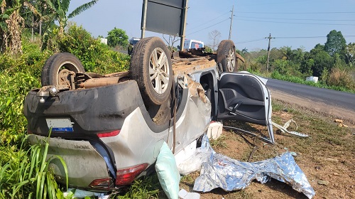 O acidente acontece neste sábado (26/08) na BR-364 aproximadamente 50 km distante de Porto Velho, sentido a cidade de Ariquemes – RO, a vítima não resistiu e morreu no local do acidente. Informações que o veículo capotou várias vezes, a área foi isolada e o ILM foi até o local para o recolhimento do corpo da vítima que foi identificada como Leonilda Belmira de Sousa de 60 anos de idade. Fonte:rondonianoar.com.br