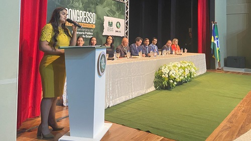 Dra. Taíssa prestigia congresso em homenagem ao aniversário da DPE-RO