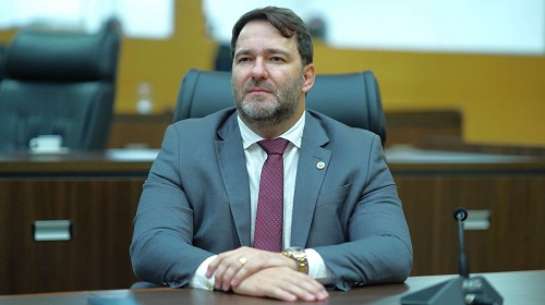 Alex Redano pede reforço em armamento para delegacia de Machadinho do Oeste