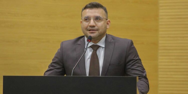 Emenda do deputado Ribeiro para compra de ambulância empenhada para Porto Velho