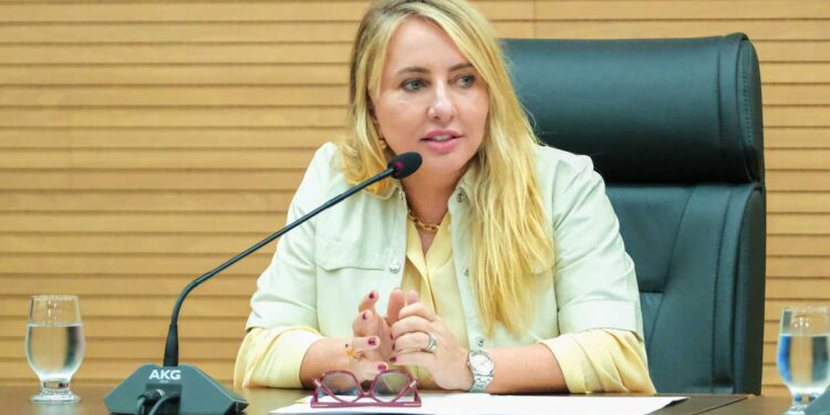 Ieda Chaves pede a regulamentação do auxílio-transporte para servidores públicos em RO