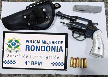 POLÍCIA MILITAR EVITA CONFRONTO EM LANCHONETE E PRENDE INDIVIDUO POR PORTE ILEGAL DE ARMA DE FOGO