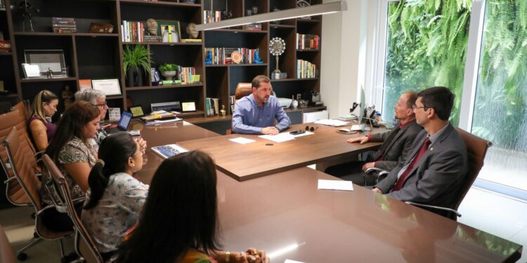 Prefeito se reúne com Tribunal de Justiça para traçar estratégias do programa