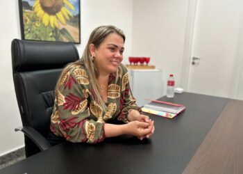 TÁ PAGO: Cláudia de Jesus repassa R$ 130 mil para agricultura familiar em Seringueiras