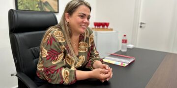 TÁ PAGO: Cláudia de Jesus repassa R$ 130 mil para agricultura familiar em Seringueiras