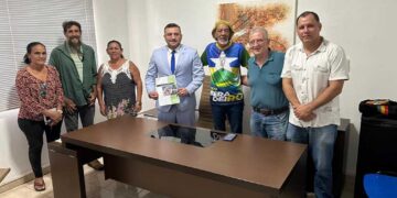 Deputado Ribeiro debate projetos de investimentos para valorizar artesãos e artistas visuais