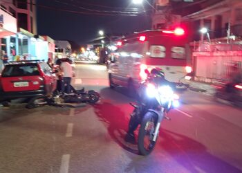 Motoboy causa acidente em via pública