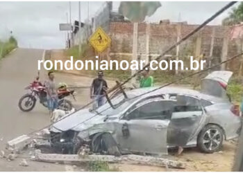 Quem vai pagar a conta: Motorista perde o controle do veículo e bate em poste de energia