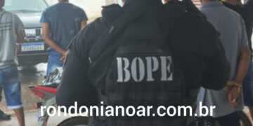 URGENTE:BOPE prende uma das lideranças de facção criminosa com drogas e munições