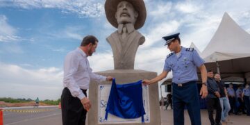 Santos Dumont é homenageado com monumento na nova avenida de Porto Velho
