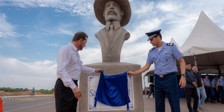 Santos Dumont é homenageado com monumento na nova avenida de Porto Velho