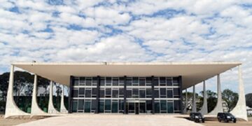 STF prorroga por mais 180 dias inquérito que investiga autores intelectuais e instigadores dos atos de 8 de janeiro