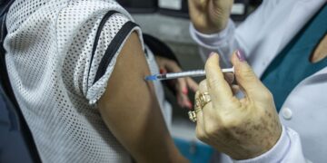 Prefeitura de Porto Velho amplia locais e horários de vacinação contra a gripe e covid-19