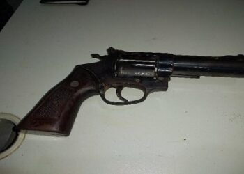POLÍCIA MILITAR APREENDE REVÓLVER EM RODEIO NA ÁREA RURAL
