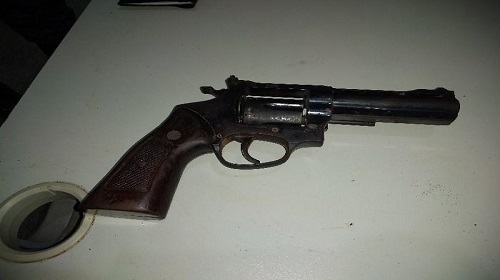 POLÍCIA MILITAR APREENDE REVÓLVER EM RODEIO NA ÁREA RURAL