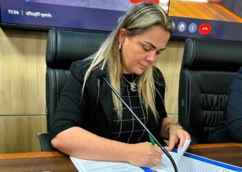 Cláudia de Jesus repassa recursos para saúde de Candeias do Jamari