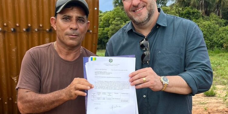 Alex Redano assina emenda de R$ 1 milhão para recuperação de vicinais em Nova Mamoré