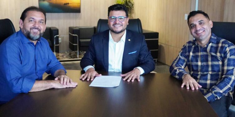 Deputado Marcelo Cruz defende investimentos para ações do DER