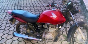 POLÍCIA MILITAR RECUPERA MOTOCICLETA FURTADA