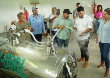Marcelo Cruz valoriza importância de usina da Emater para produção leiteira em Rondônia