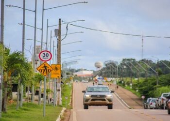 Licenciamento de veículos com finais de placas 1, 2 e 3 deve ser efetuado até 28 de março, para renovação anual