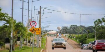 Licenciamento de veículos com finais de placas 1, 2 e 3 deve ser efetuado até 28 de março, para renovação anual