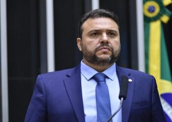 Proposta prevê exame toxicológico gratuito para motorista profissional