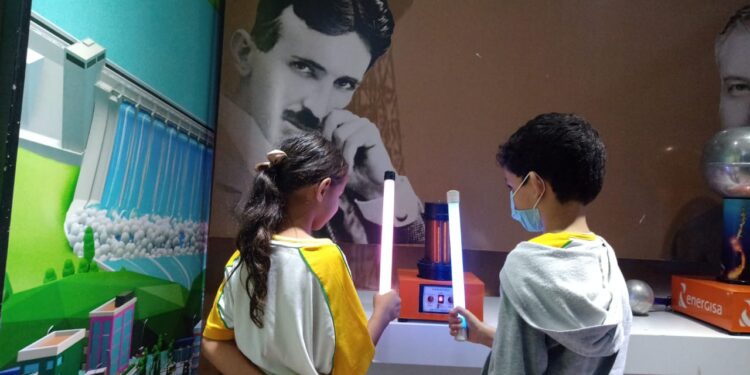 Projeto leva informações sobre consumo consciente de energia para cidades do interior de Rondônia