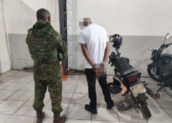 Homem com diversas passagem criminais é preso com moto adulterada