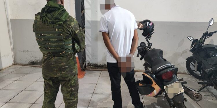 Homem com diversas passagem criminais é preso com moto adulterada