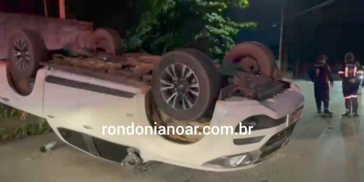 Urgente video: camionete capota em via pública