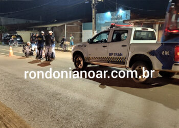 Motociclista: Mulher fica ferida após fazer uma manobra