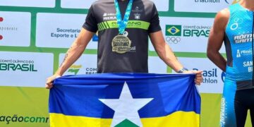 Atleta recebe incentivo do Governo de Rondônia para disputar a Corrida Capixaba de Ferro de Triathlon