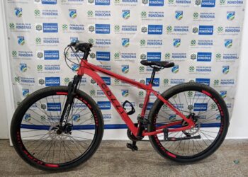 POLÍCIA MILITAR RECUPERA BICICLETA FURTADA E PRENDE AUTOR DO FURTO