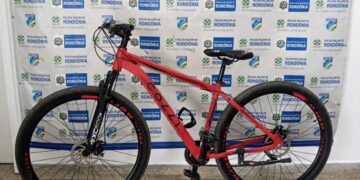 POLÍCIA MILITAR RECUPERA BICICLETA FURTADA E PRENDE AUTOR DO FURTO