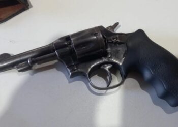 AÇÃO DA POLÍCIA MILITAR APREENDE ARMA DE FOGO E CONDUZ SUSPEITO