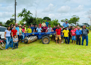 Deputado Pedro Fernandes entrega implementos para agricultores de Ariquemes