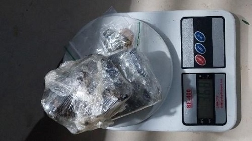 OLÍCIA MILITAR PRENDE CASAL POR COMERCIALIZAÇÃO DE DROGAS