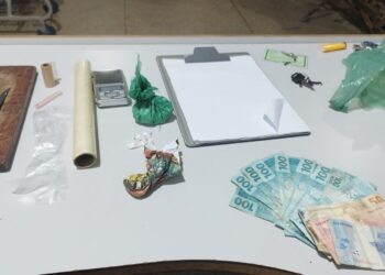 AÇÃO DA PMRO APREENDE DROGAS E RECAPTURA FORAGIDO DA JUSTIÇA
