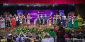 Mulheres são homenageadas com Comenda Madeira-Mamoré