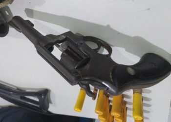POLÍCIA MILITAR PRENDE AUTOR DE HOMICÍDIO E APREENDE ARMA UTILIZA NO CRIME