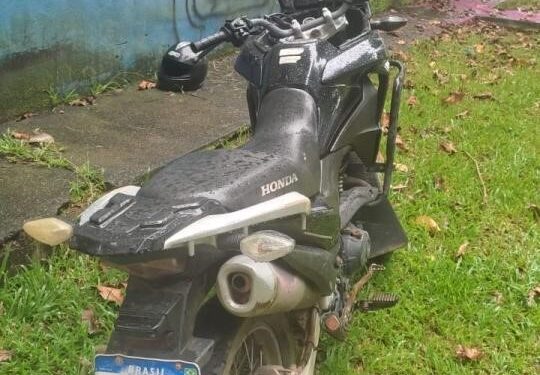 MAIS UMA MOTOCICLETA É RECUPERADA PELA PM EM ARIQUEMES