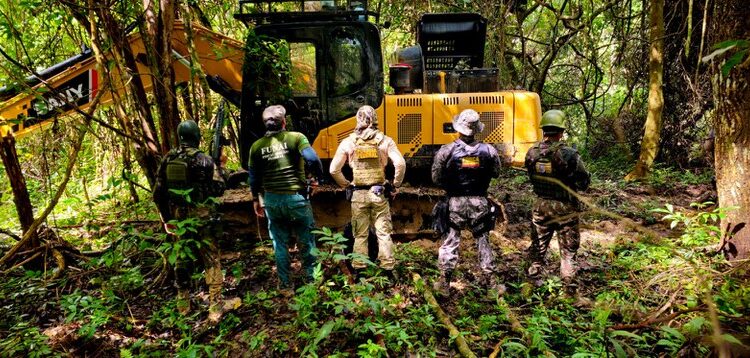 AÇÃO PF  PF, em ação conjunta, atua contra extração ilegal de ouro em Pontes e Lacerda/MT