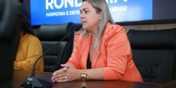 Cláudia de Jesus busca informações sobre exames de ressonância magnética em Rondônia