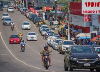 Prazo para regularizar o licenciamento anual de veículos com placa final 4 vai até dia 30