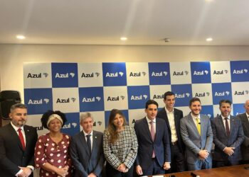 Deputada Sílvia Cristina diz que anúncio de ampliação de voos da Azul é positivo, mas que luta continua