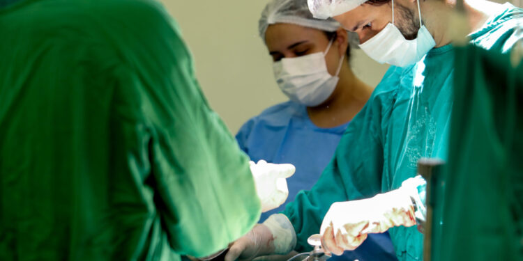 Primeiro transplante ósseo da região Norte acontece no Hospital de Base Dr. Ary Pinheiro, nesta terça-feira (16)