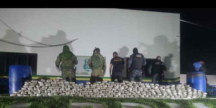 OPERAÇÃO CONJUNTA – PM e PF prendem traficantes e apreendem mais de 110 quilos de drogas