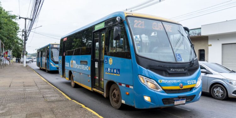 Semtran ajusta horários de linhas de ônibus para melhor atender aos usuários